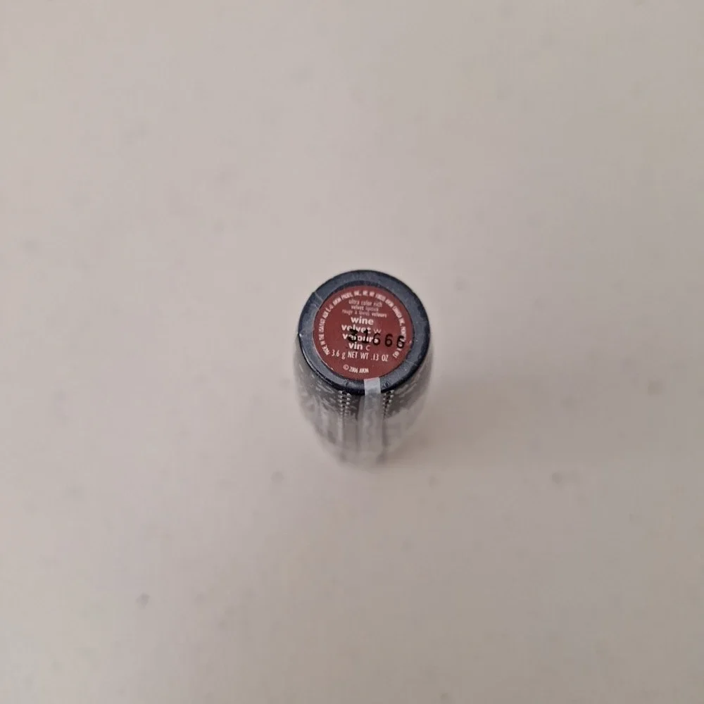 NEW Sealed AVON ULTRA COLOR rich velvet LIPSTICK lip color - WINE VELVET